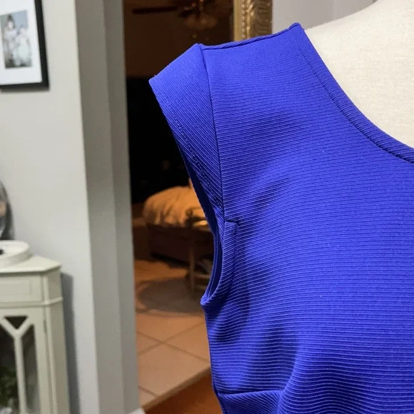Ann Taylor Blue Blouse with Elegant Design - Picture 5 of 10